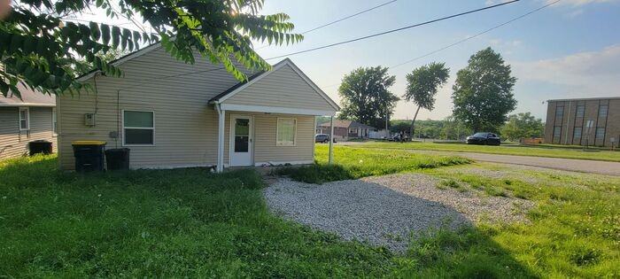 4449 N Jackson Ave - Photo 7 of 15