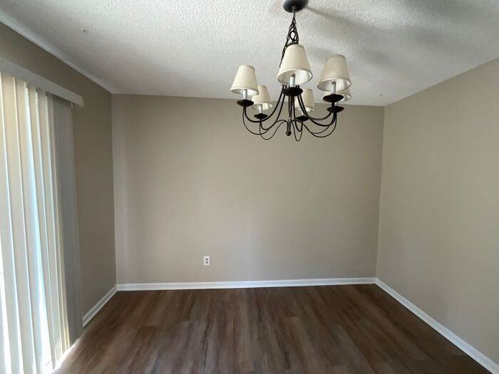 11800 Caenen St - Photo 3 of 18
