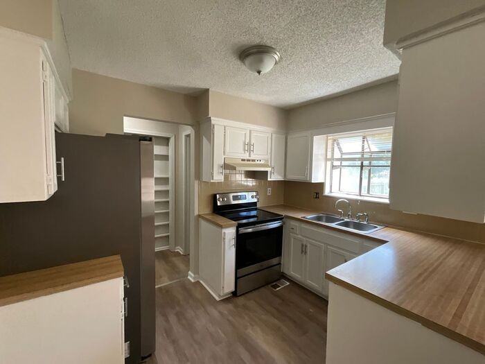 11800 Caenen St - Photo 5 of 18