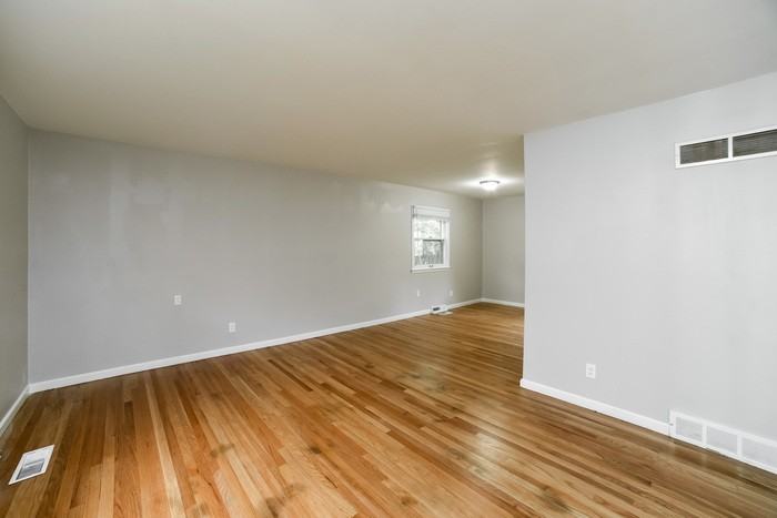 4511 S Willis Ave - Photo 3 of 10