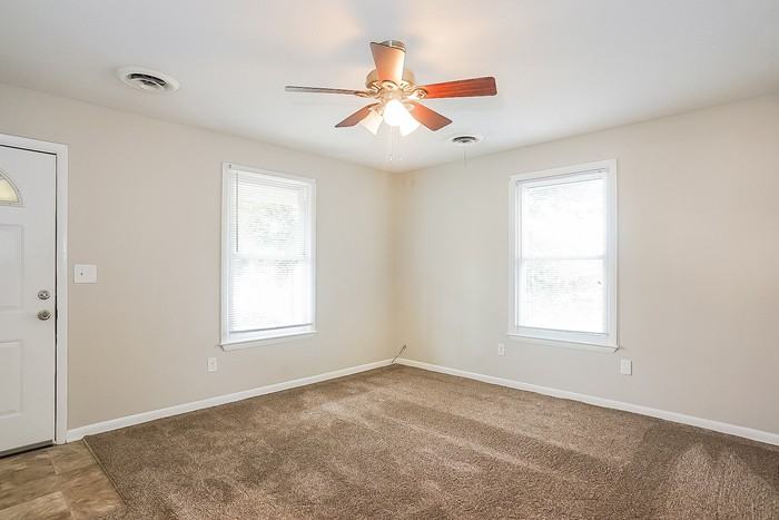 2819 Lumpkin Rd - Photo 2 of 10