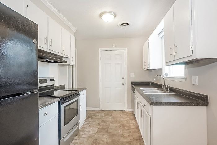 2819 Lumpkin Rd - Photo 4 of 10
