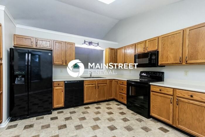 942 N Mill Run Blvd - Photo 4 of 15