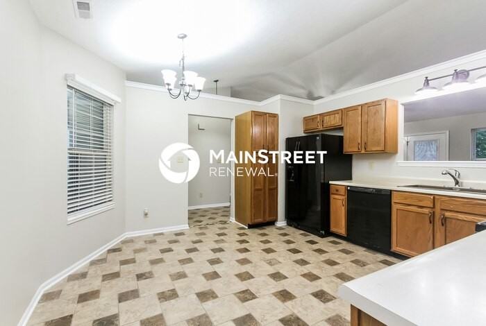 942 N Mill Run Blvd - Photo 5 of 15