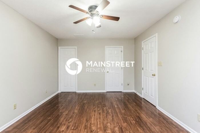 942 N Mill Run Blvd - Photo 6 of 15