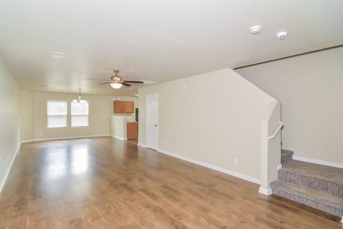 128 Lockport Dr - Photo 4 of 11