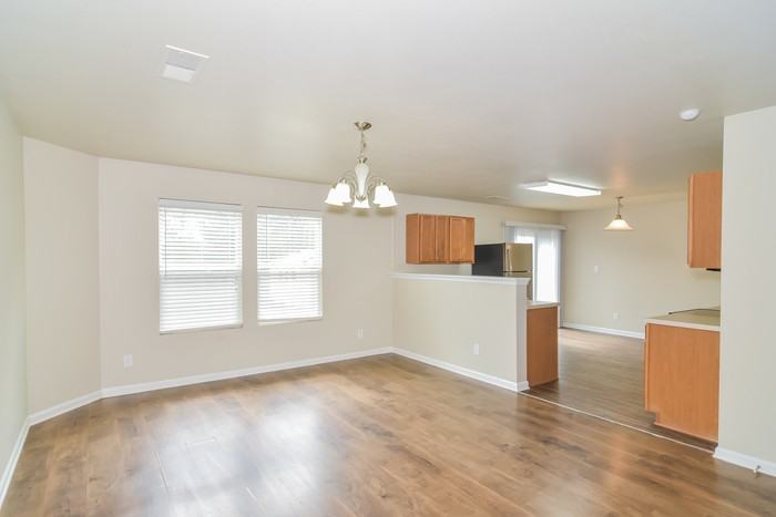 128 Lockport Dr - Photo 5 of 11
