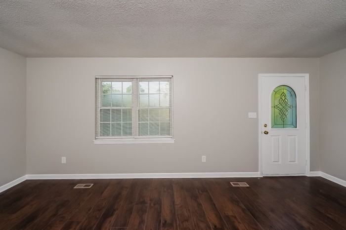 845 Twin Ridge Dr - Photo 3 of 10