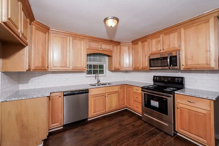 845 Twin Ridge Dr - Photo 4 of 10