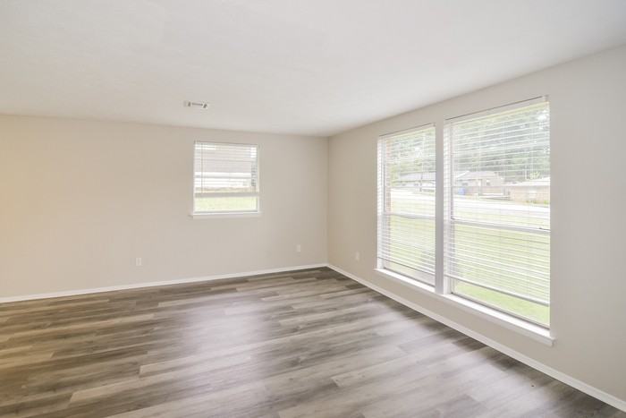 126 Magnolia Dr - Photo 4 of 12