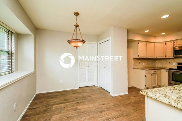 1617 Palisades Dr - Photo 5 of 15