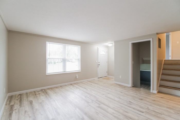 608 Jeffery Ct - Photo 3 of 10