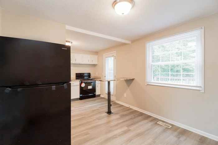 608 Jeffery Ct - Photo 4 of 10