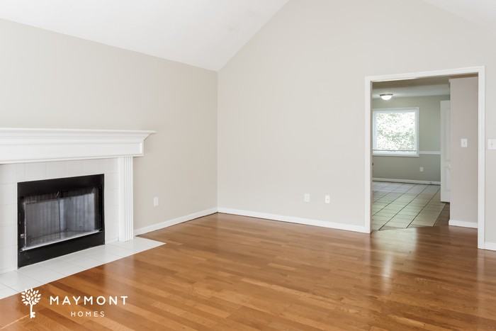 207 Cedar Creek Cir - Photo 4 of 12