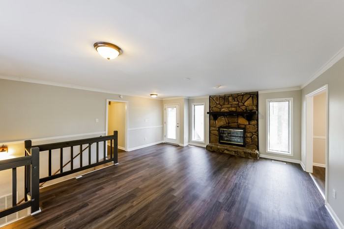 3405 Hilltop Rd Se - Photo 2 of 10