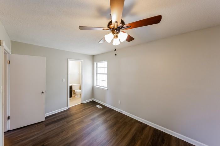 3405 Hilltop Rd Se - Photo 6 of 10
