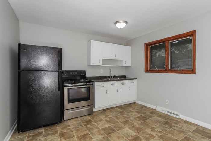 9292 Coogan Dr - Photo 3 of 10