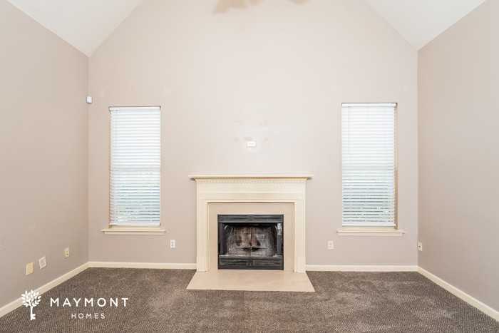 1104 Washington Dr - Photo 4 of 12