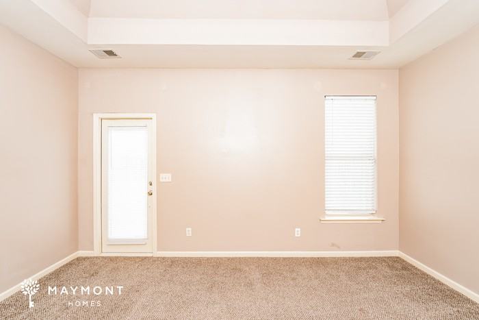 1104 Washington Dr - Photo 7 of 12