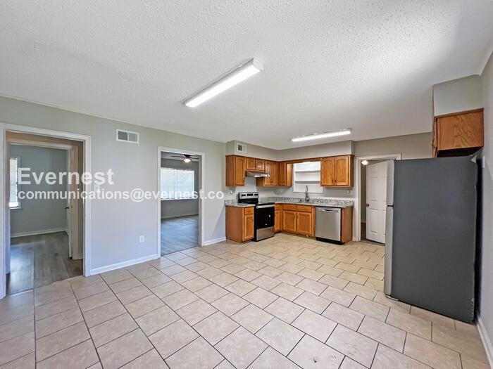 2372 Ashland Dr - Photo 5 of 14