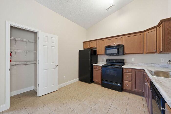 2168 Suncrest Village Ln #2168 - Photo 7 of 29