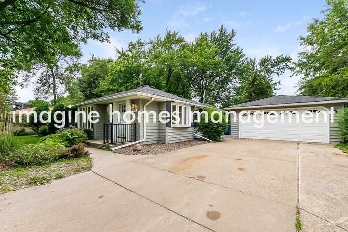 416 E 101st St - Photo 3 of 17