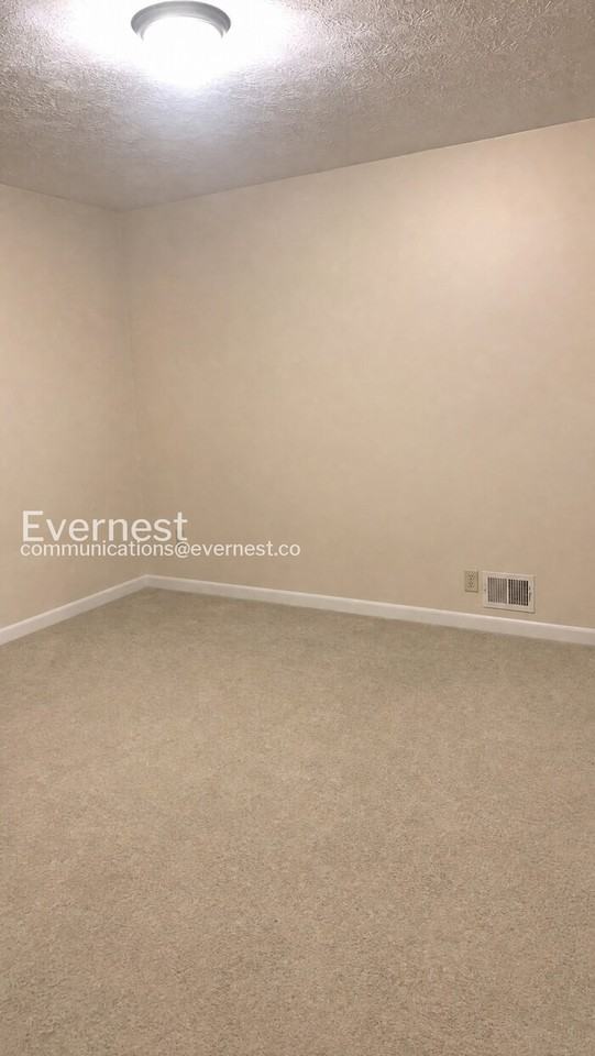 1166 Shoreham Dr - Photo 7 of 11