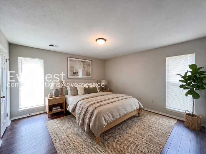 10157 Riggan Dr - Photo 4 of 20