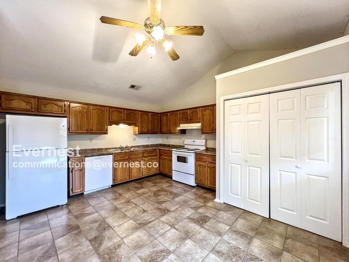 10157 Riggan Dr - Photo 6 of 20