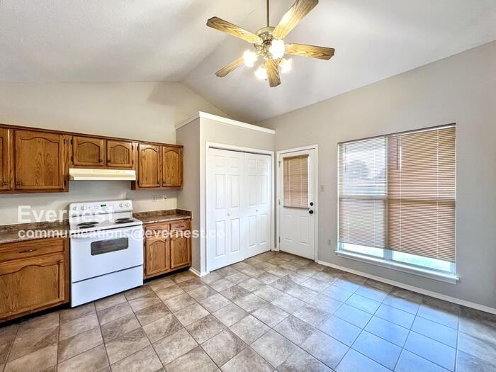 10157 Riggan Dr - Photo 7 of 20