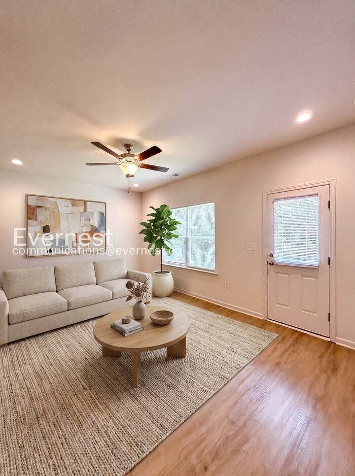 1808 Hemlock Ave - Photo 2 of 15