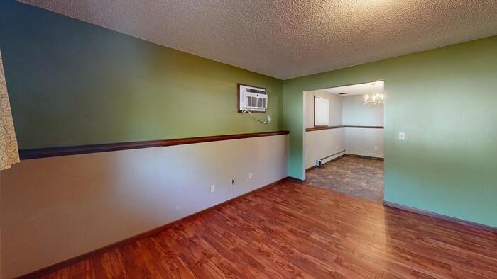 202 4th Ave Sw - Photo 4 of 10