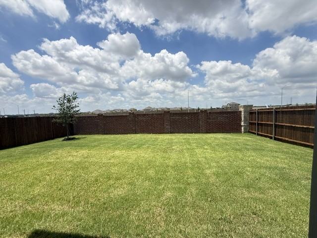 17141 Oxborough Dr - Photo 3 of 35