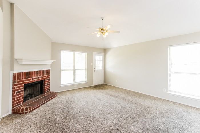 512 Bryn Mawr - Photo 3 of 15