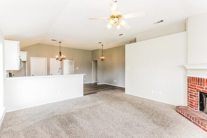 512 Bryn Mawr - Photo 4 of 15