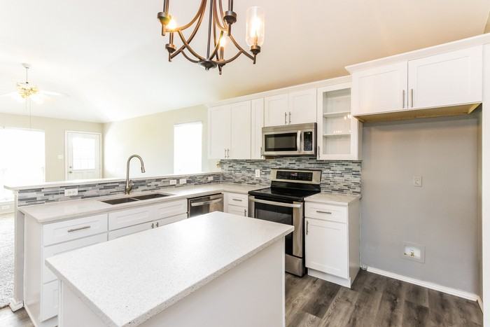 512 Bryn Mawr - Photo 5 of 15