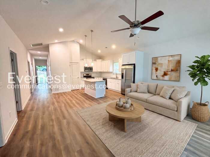 2722 Crawford Ave - Photo 2 of 13