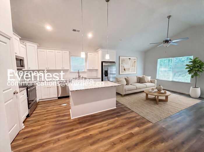 2722 Crawford Ave - Photo 3 of 13