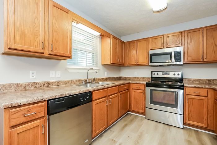 1031 Heydel Cir - Photo 7 of 16