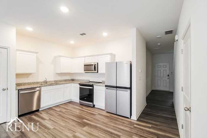 3108 Calcutta St - Photo 4 of 19