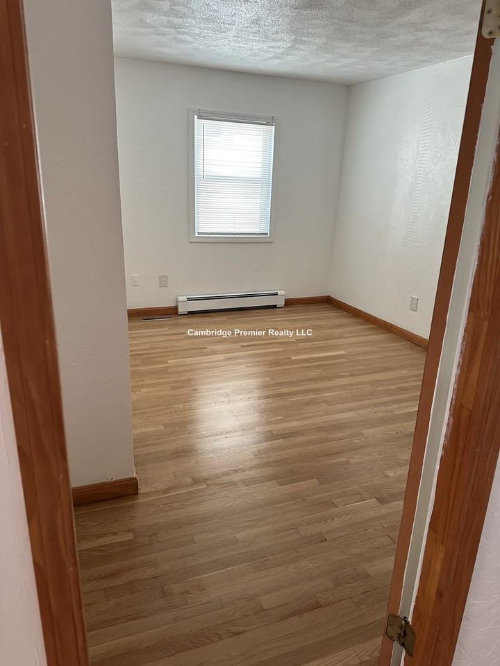 Murdock St #1 - Photo 4 of 7
