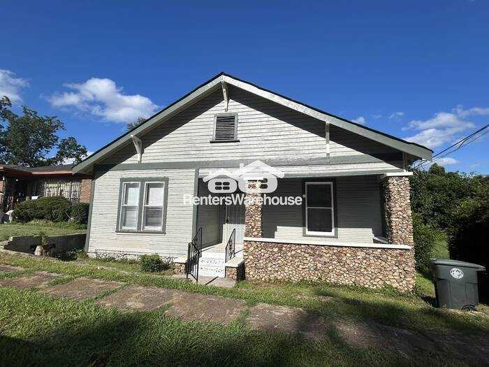 5621 Court H - Photo 5 of 13