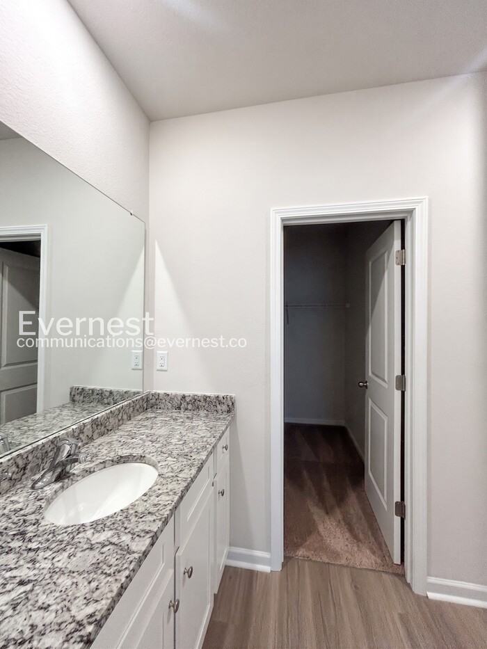 221 Aniston Ln - Photo 5 of 19