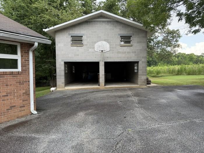 7226 Turnpike Rd - Photo 2 of 13