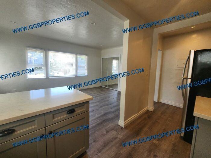 312 W 8th St #312 - Photo 6 of 13