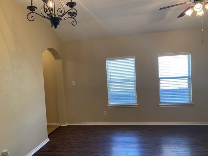 920 Walnut St - Photo 6 of 7