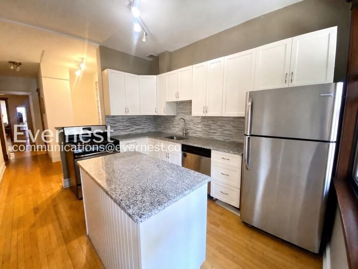 3822 N Kenmore Ave #1 - Photo 2 of 21