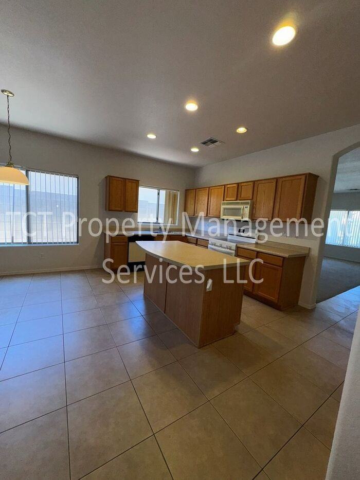 12827 W Modesto Dr - Photo 3 of 13
