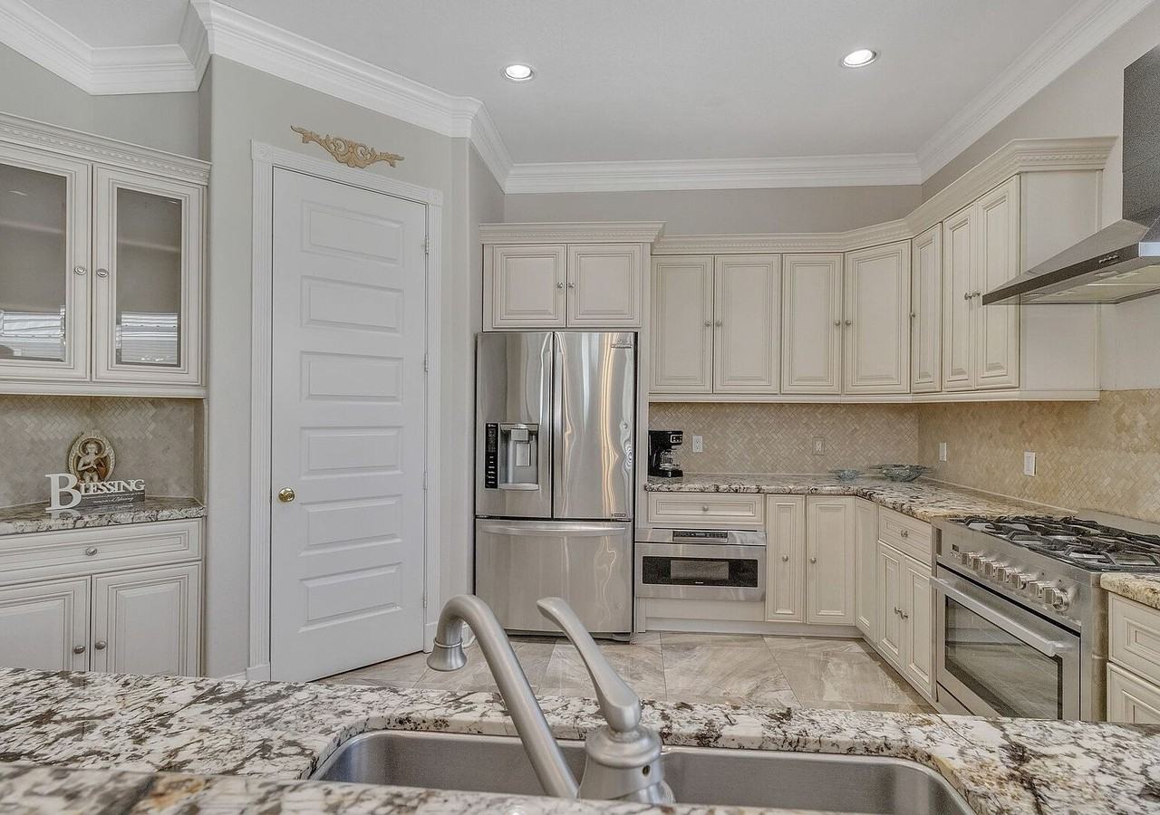 615 29th St #NA - Photo 7 of 31