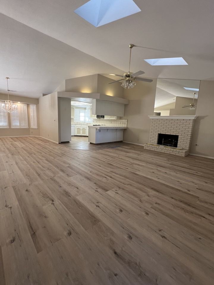 4940 W Grove Ave #NA - Photo 3 of 6